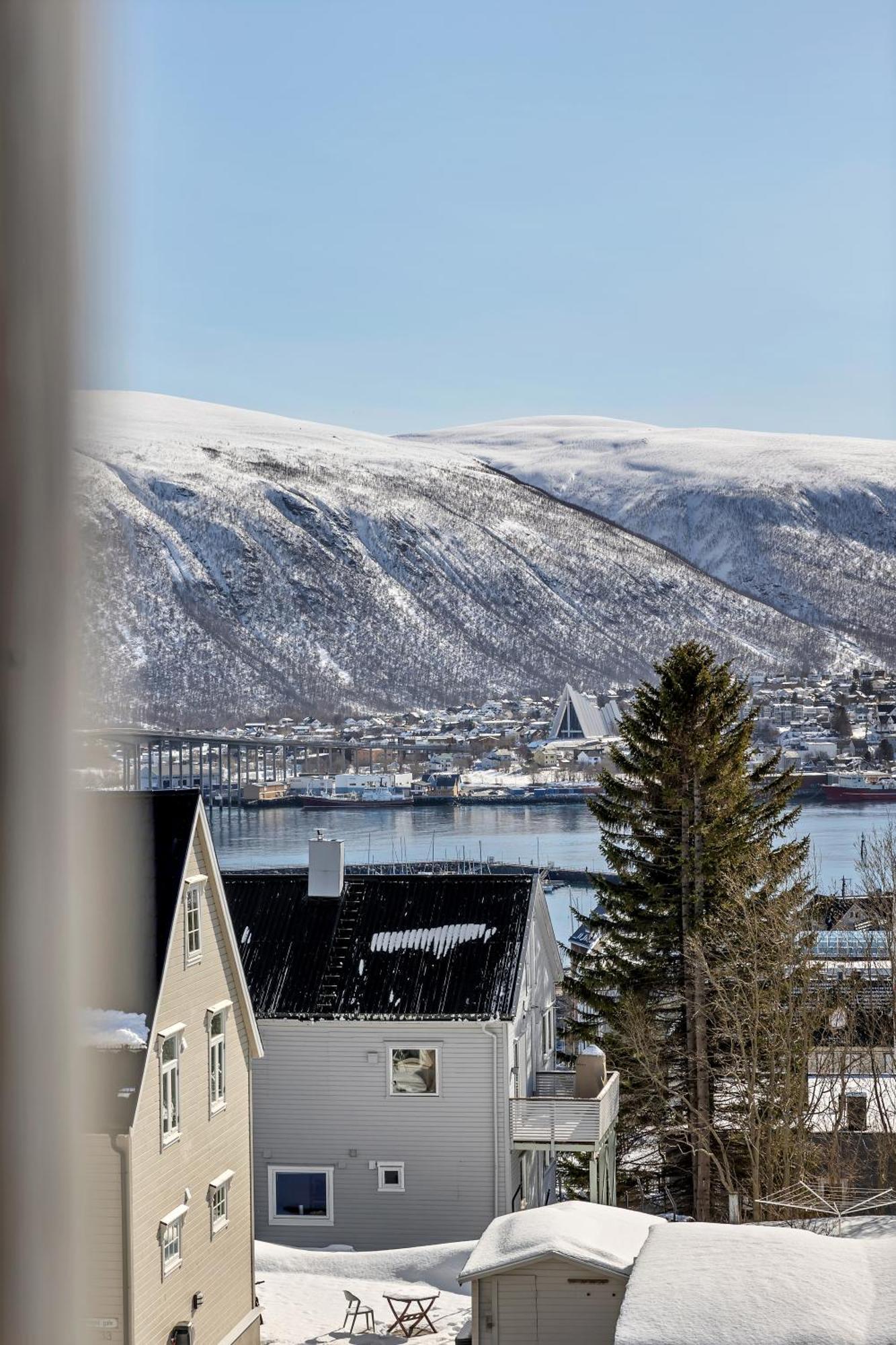 Lovely City Center Apartment With Amazing Views And Free Parking! Tromsø Exteriér fotografie