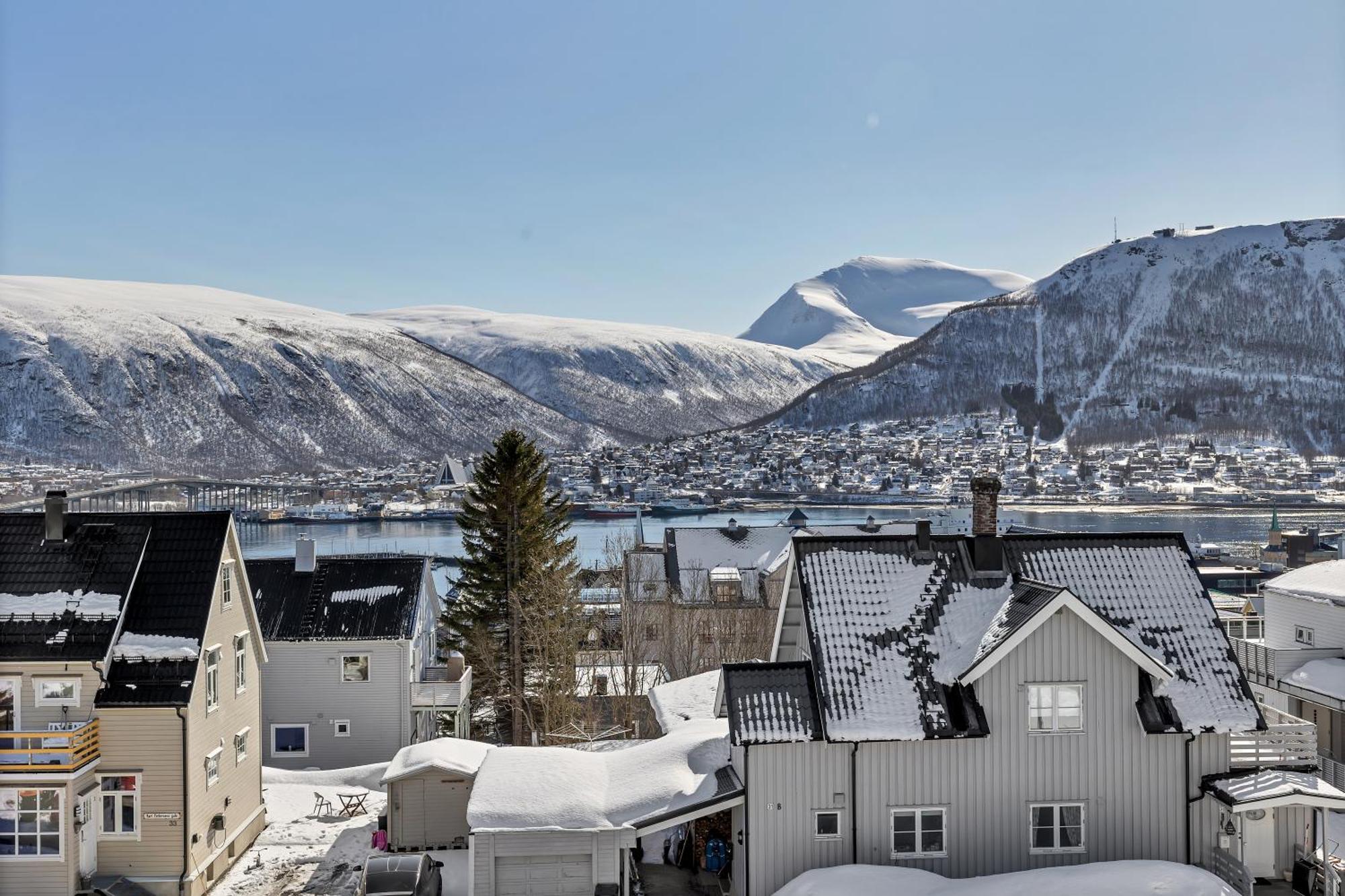 Lovely City Center Apartment With Amazing Views And Free Parking! Tromsø Exteriér fotografie